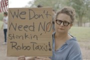 东阳特斯拉在得州奥斯汀遭遇抗议活动：反对马斯克Robotaxi计划